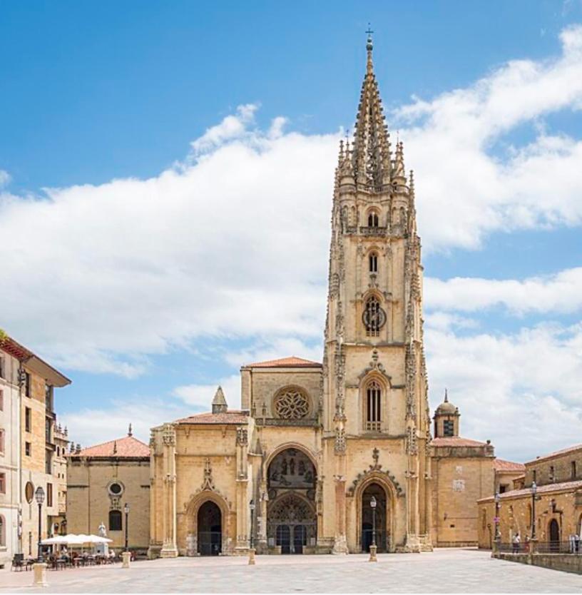 Vistas Monte Naranco Apartamento Con Parking 5Euros Al Dia Oviedo Exterior foto
